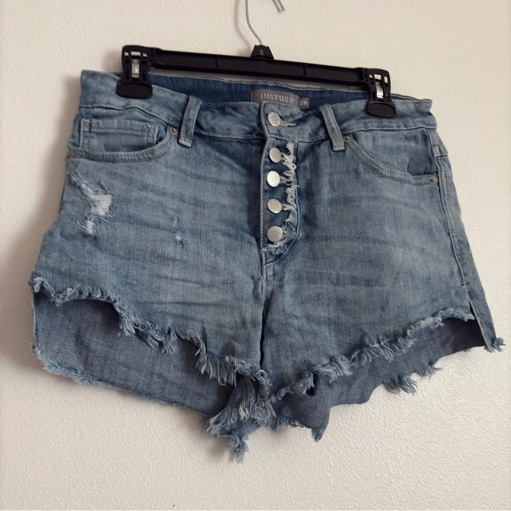 Just Black Magnetic Energy Light Denim Button-Fly Cutoff Shorts | size 29